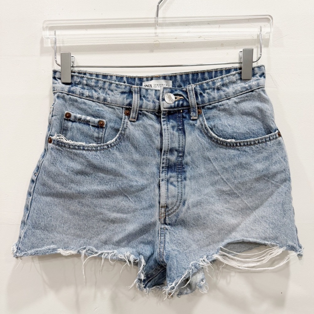 Zara High Waist Denim Cutoff Shorts Distressed Light Wash Size 4
